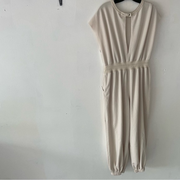 Cream Crewneck Cutout Back Cinched Waist Cap Sleeve Jumpsuit 27131 - Picture 3 of 11